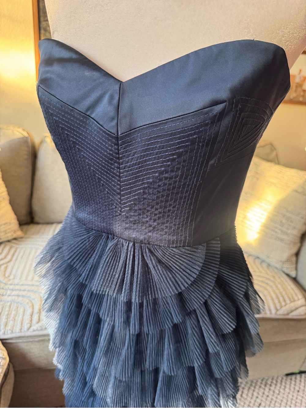 BCBGMAXAZRIA Strapless Cocktail Dress Size 6 Like New - Picture 9 of 11